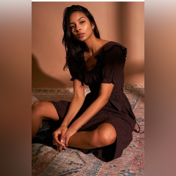 Ruffle Scoop Neck Short Puff Sleeve Chelsea and Violet Check Print Midi Dress - Picture 3 of 9